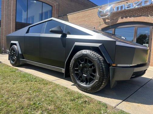 2024 Tesla Cybertruck Cyberbeast