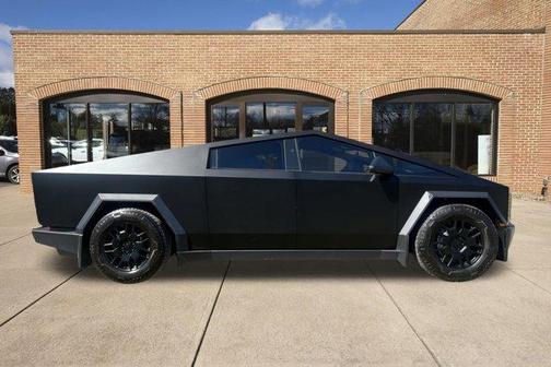 2024 Tesla Cybertruck Cyberbeast