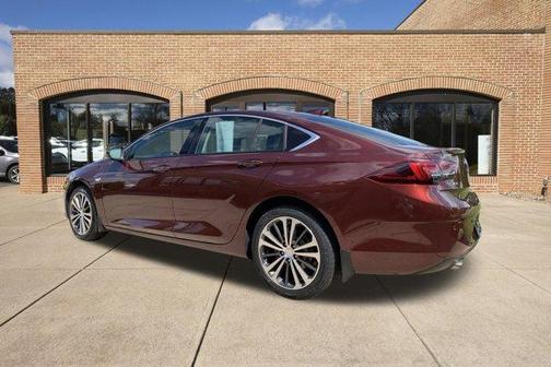2018 Buick Regal Sportback Essence
