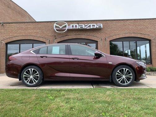 2018 Buick Regal Sportback Essence