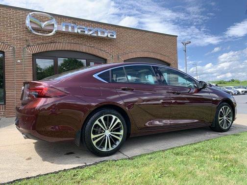 2018 Buick Regal Sportback Essence