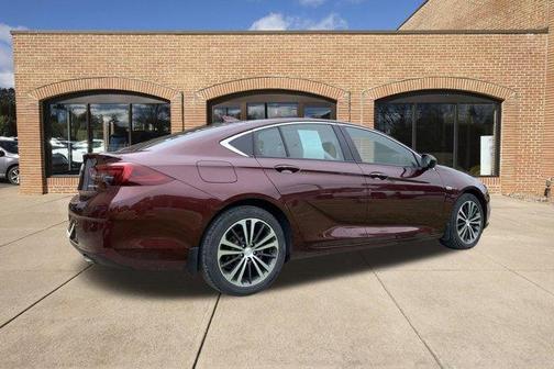 2018 Buick Regal Sportback Essence