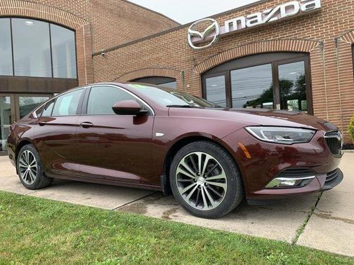 2018 Buick Regal Sportback Essence