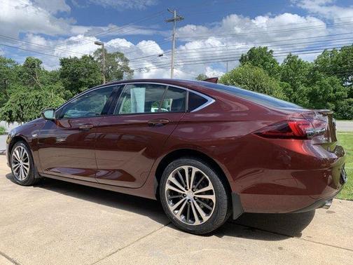 2018 Buick Regal Sportback Essence
