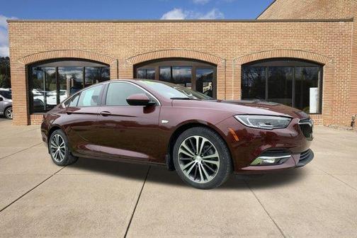 2018 Buick Regal Sportback Essence