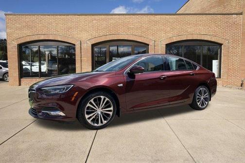 2018 Buick Regal Sportback Essence