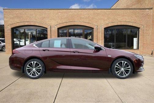 2018 Buick Regal Sportback Essence