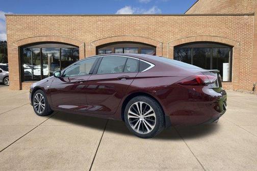 2018 Buick Regal Sportback Essence