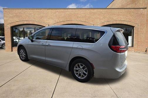 2024 Chrysler Pacifica Touring-L