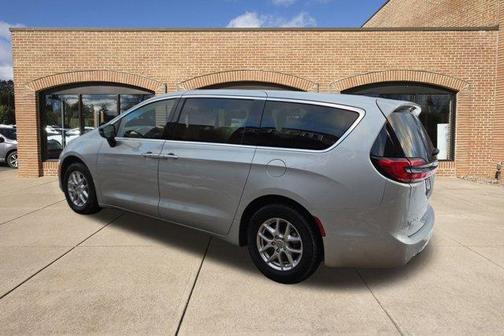 2024 Chrysler Pacifica Touring-L