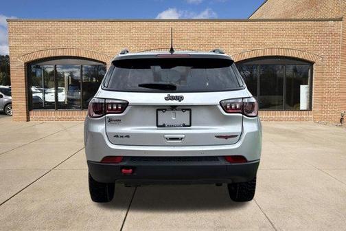 Silver Zynith 2025 Jeep Compass Trailhawk