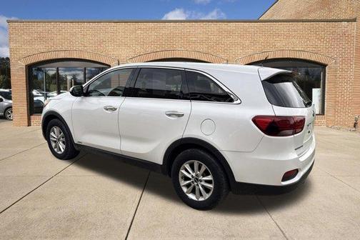 Snow White Pearl 2019 Kia Sorento LX V6