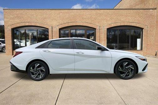 2025 Hyundai ELANTRA HEV SEL Sport