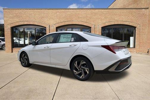 2025 Hyundai ELANTRA HEV SEL Sport