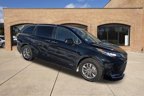 2021 Toyota Sienna XLE