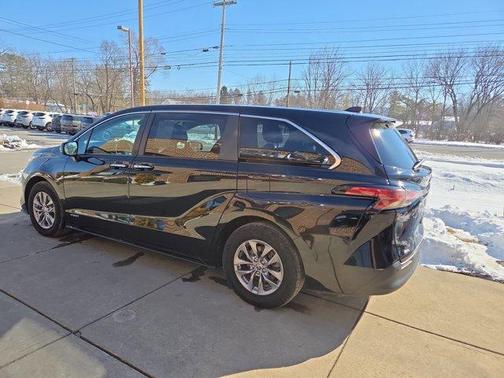 2021 Toyota Sienna XLE