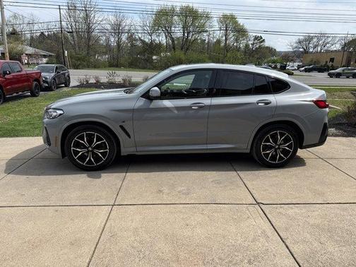 Gray Metallic 2022 BMW X4 xDrive30i