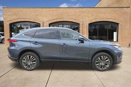 2023 Toyota Venza XLE