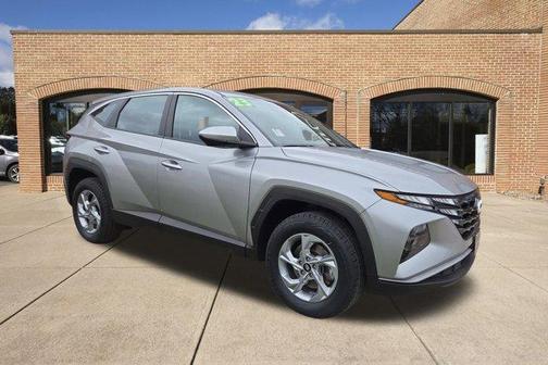 2023 Hyundai TUCSON SE