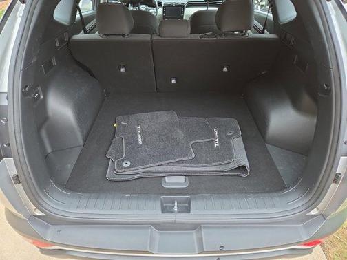 2023 Hyundai TUCSON SE