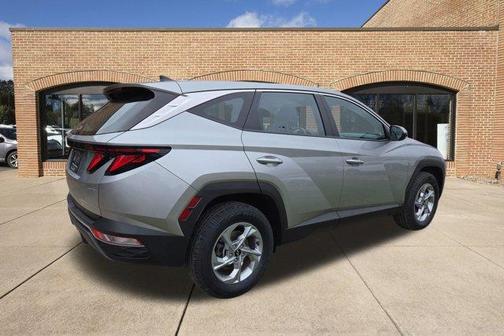 2023 Hyundai TUCSON SE