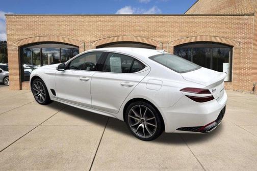 Uyuni White 2025 Genesis G70 2.5T