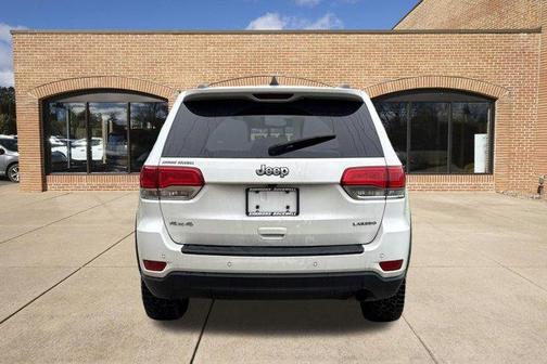 Bright White Clearcoat 2019 Jeep Grand Cherokee Laredo E