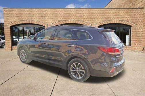 2017 Hyundai SANTA FE SE