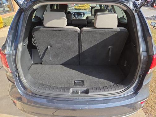 2017 Hyundai SANTA FE SE