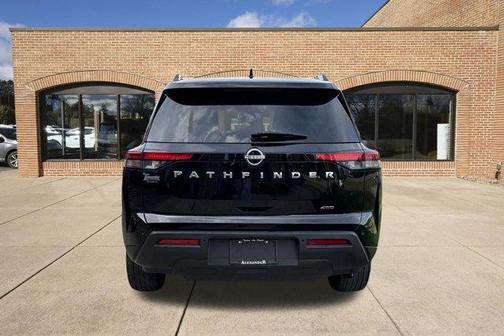 Super Black 2025 Nissan Pathfinder SV