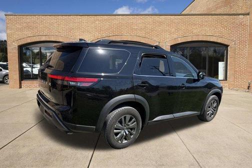 Super Black 2025 Nissan Pathfinder SV