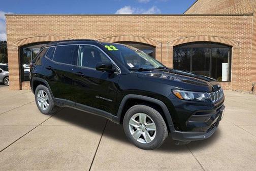 Diamond Black 2022 Jeep Compass Latitude