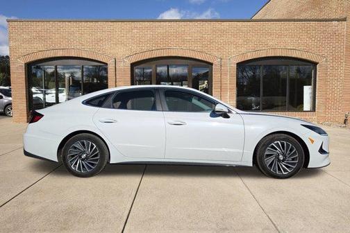 2023 Hyundai SONATA Hybrid SEL