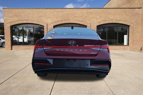 2024 Hyundai ELANTRA Limited