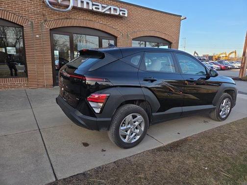 2025 Hyundai KONA SE