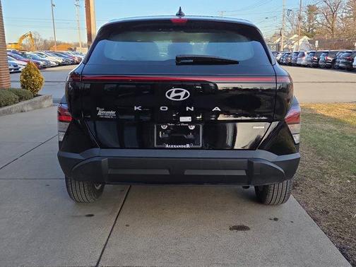 2025 Hyundai KONA SE