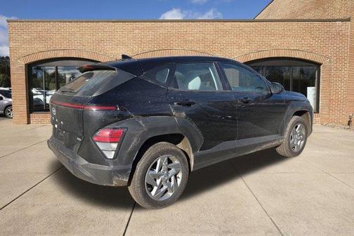 2025 Hyundai KONA SE