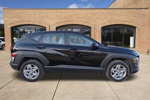 2025 Hyundai KONA SE