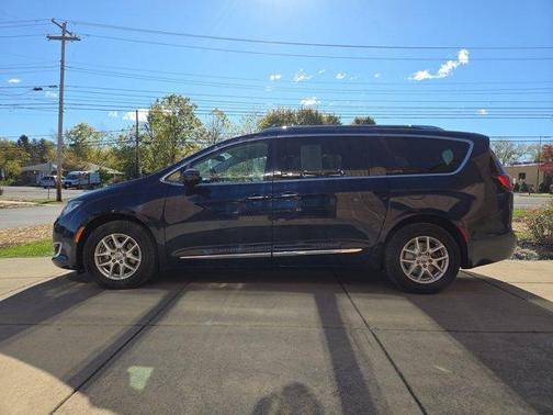 2020 Chrysler Pacifica Touring-L