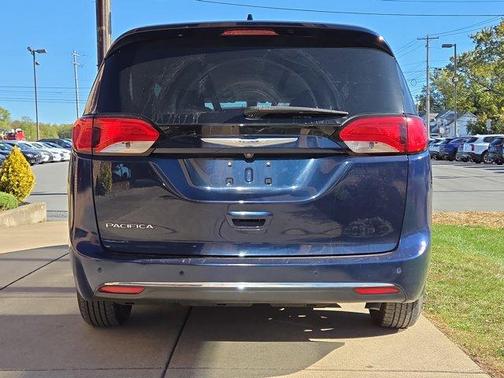 2020 Chrysler Pacifica Touring-L