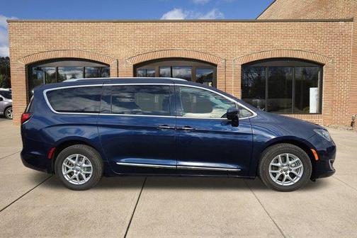 2020 Chrysler Pacifica Touring-L