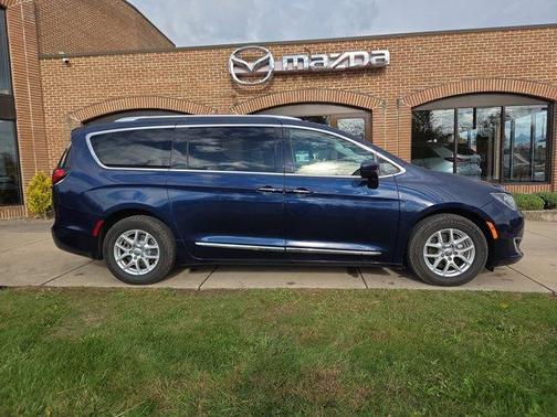 2020 Chrysler Pacifica Touring-L