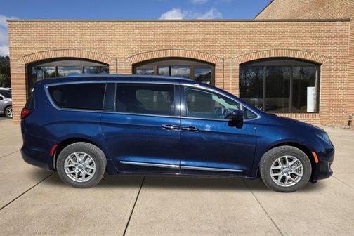 2020 Chrysler Pacifica Touring-L