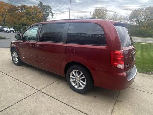 Photo 5 of 23 of 2014 Dodge Grand Caravan SXT