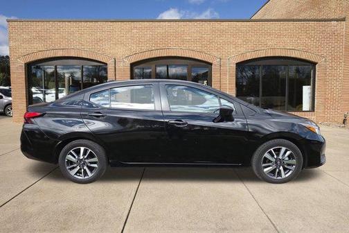2023 Nissan Versa 1.6 SV