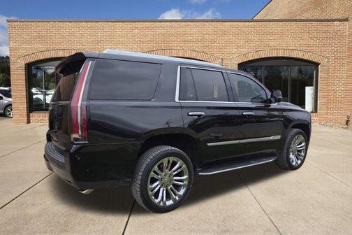 2017 Cadillac Escalade Luxury