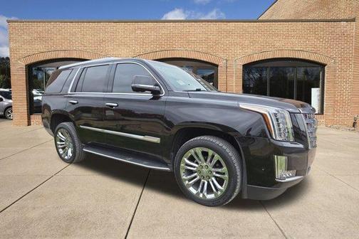 2017 Cadillac Escalade Luxury