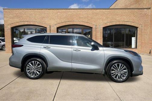 2023 Toyota Highlander Platinum