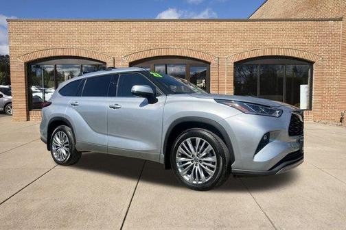 2023 Toyota Highlander Platinum