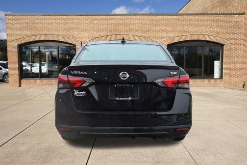 2021 Nissan Versa 1.6 SR